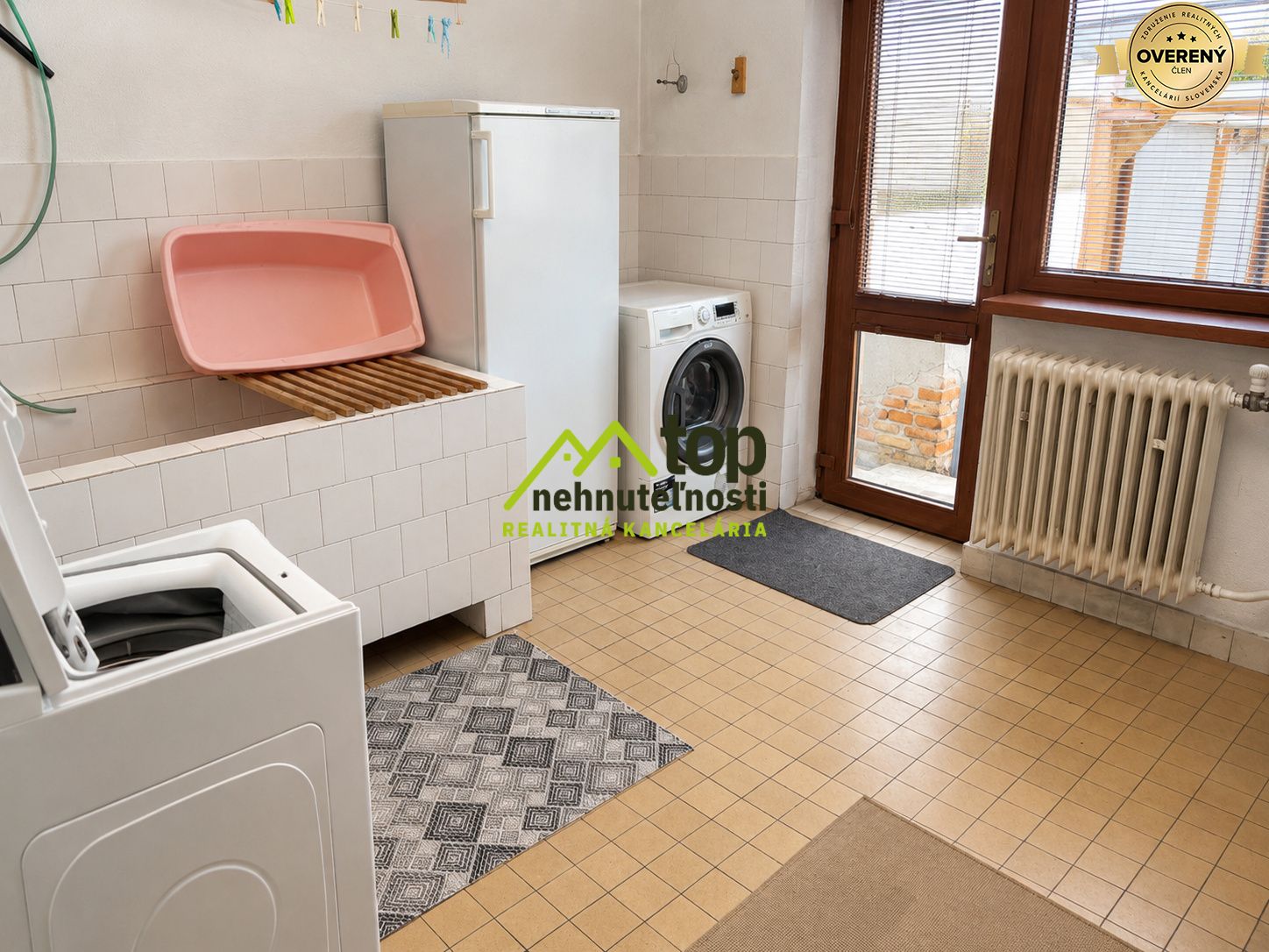 pixoobi-36f57967-d903-4de2-8fa9-ebed7ad6b379.jpg